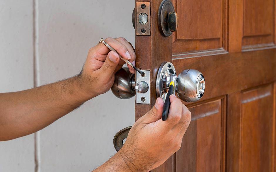 remplacer serrure Bricard Plaisir